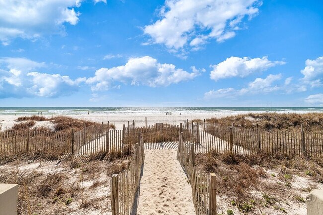 Building Photo - 8515 Surf Dr