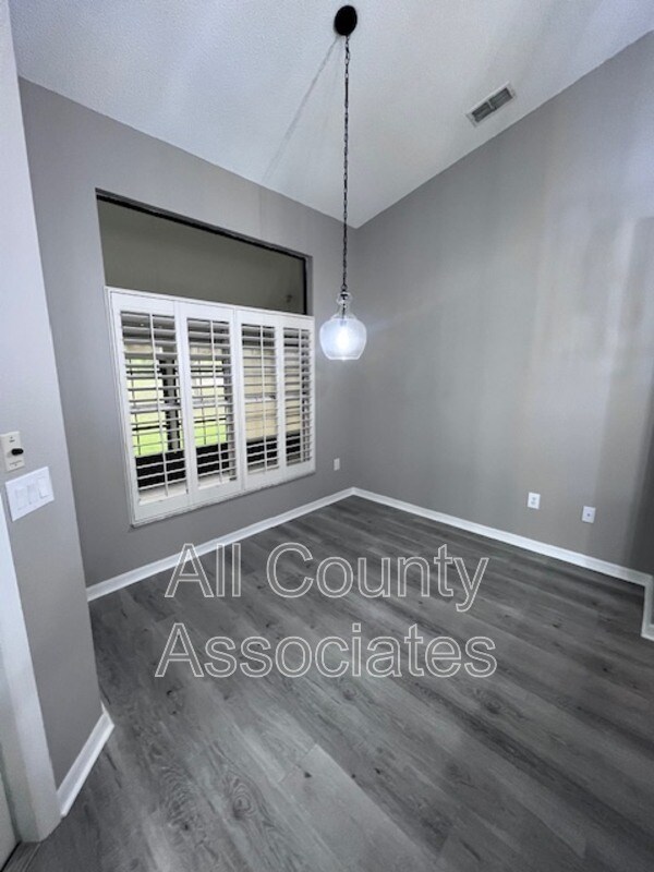 Building Photo - 6221 Misty Meadow Loop