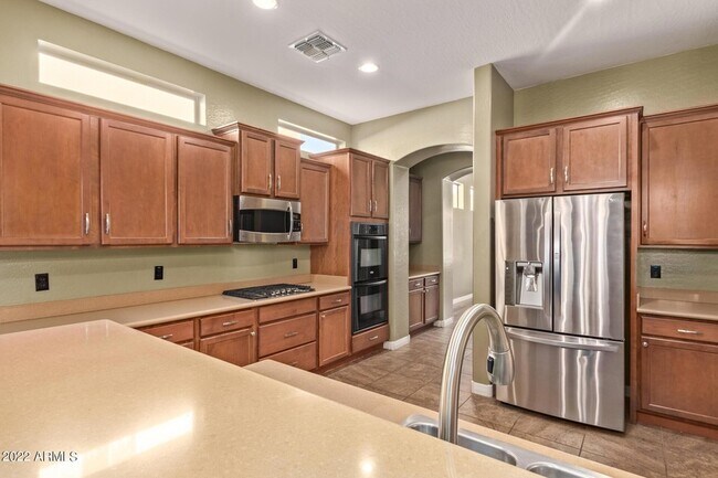 Building Photo - 3144 E Lynx Way