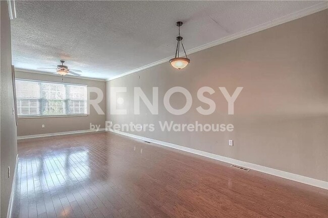 Building Photo - 3 Bedroom / 3.5 Bath Townhouse Near KU MED -  Available in August