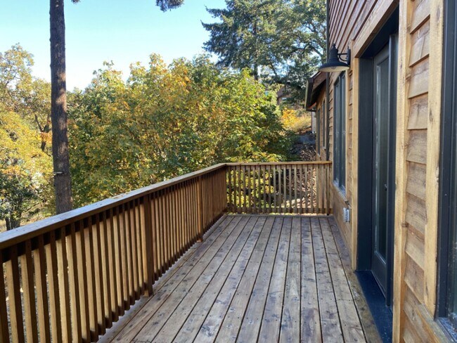 Building Photo - Perfection in Mosier