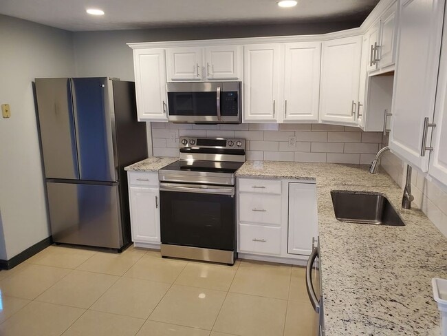 Building Photo - 957 Harrison Ave