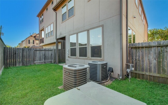 Building Photo - 10804 Brittmoore Oaks Pl