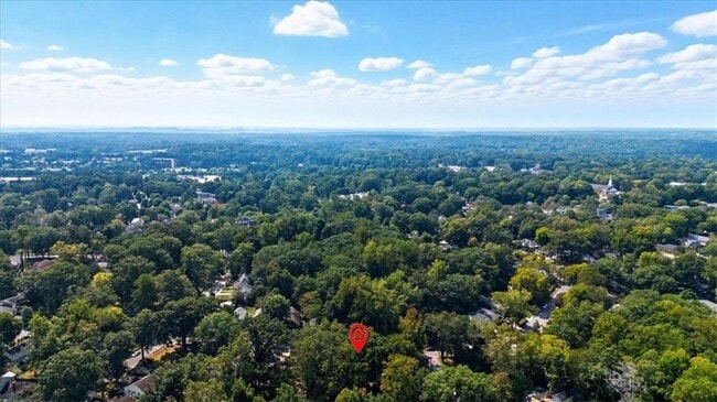 Building Photo - 2238 Ridgedale Rd NE