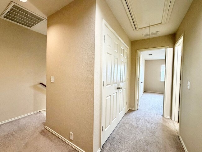 Building Photo - 2224 Stonepark Pl