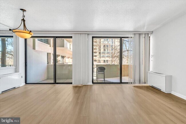 Building Photo - 4141 Henderson Rd