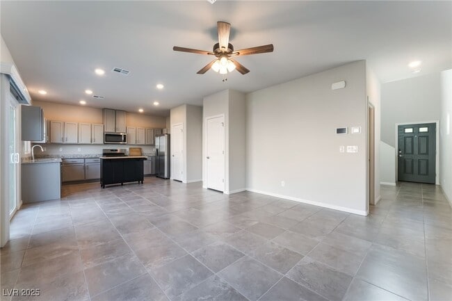 Building Photo - 7865 Rachelis St