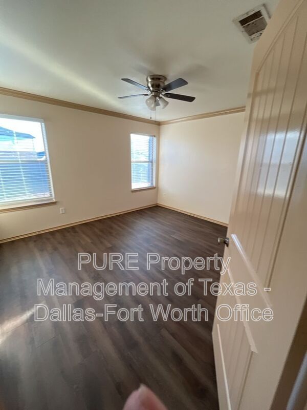 Building Photo - 509 Mast Ct