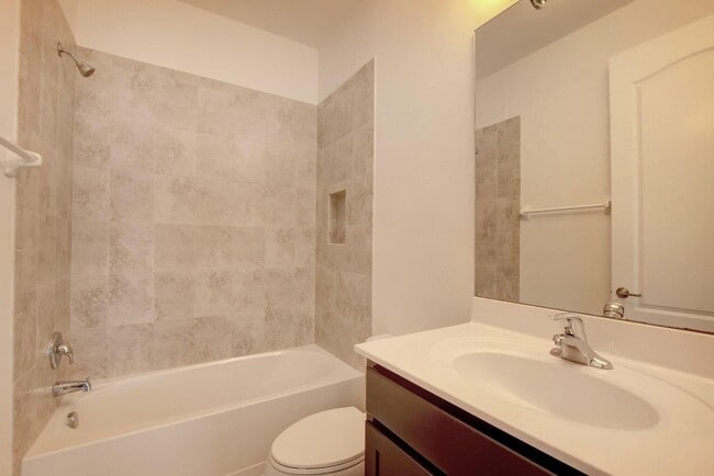 Building Photo - 1048 Sterling Pine Pl