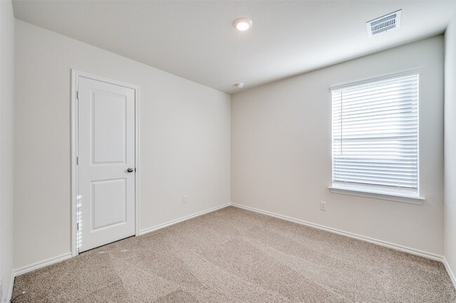 Building Photo - 7024 Vining Dr