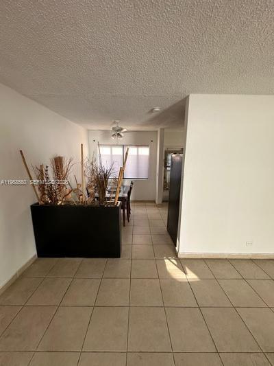 Building Photo - 911 80th St