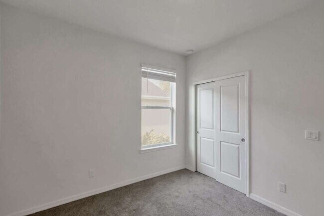 Building Photo - 1004 Heron Sound Dr