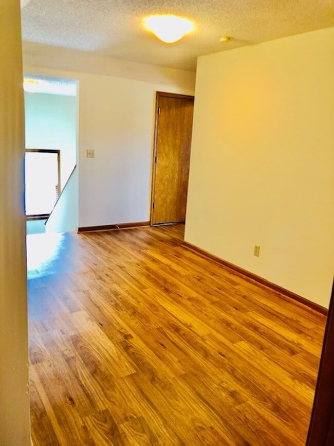 Building Photo - Updated 3 bed 2 bath with 2 car garage and a pool!