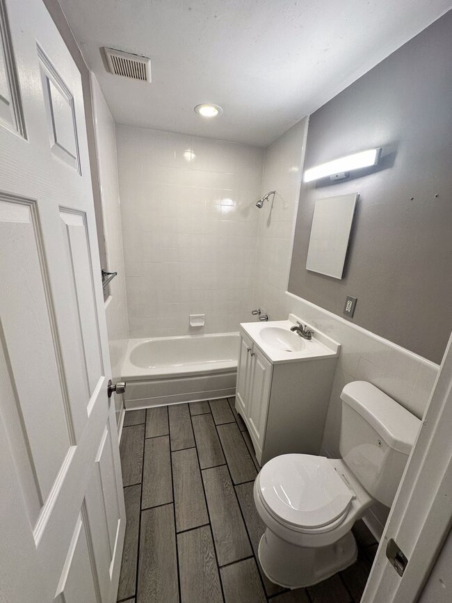 Building Photo - Remodeled 3 bedroom in Stead