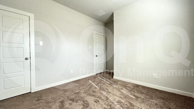 Building Photo - 912 Jackrabbit St