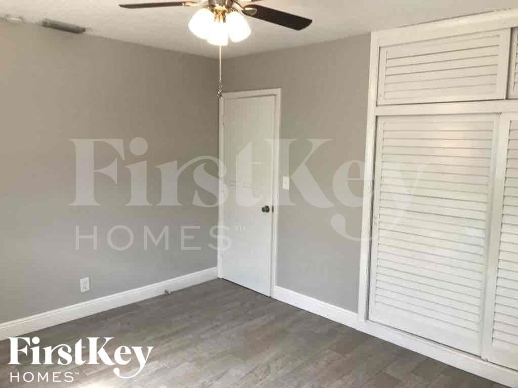 Building Photo - 4882 Pine Cone Ln