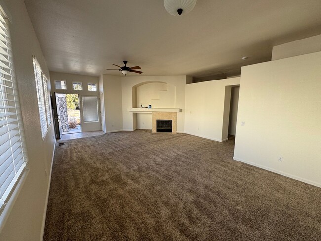 Building Photo - Pet Friendly 4 Bedroom Home Available in T...