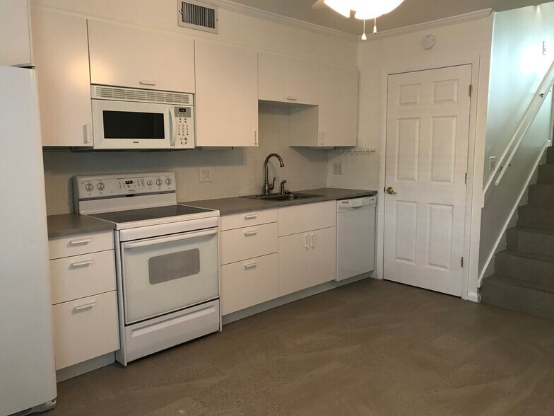 Building Photo - 4511 W La Villa Ln