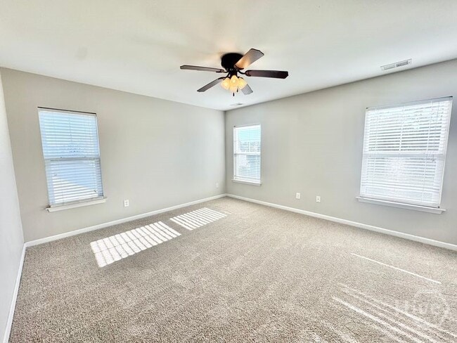 Building Photo - 290 Willow Oak Dr