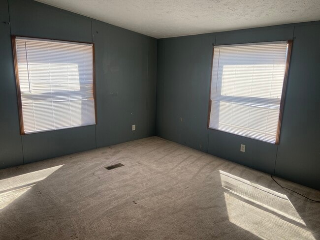 Building Photo - 103 Boxwood Ln