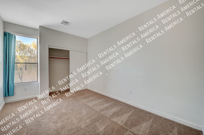 Building Photo - 165 Toasted Almond Ave