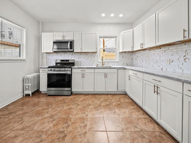 Building Photo - 163-165 Montgomery Street, 1