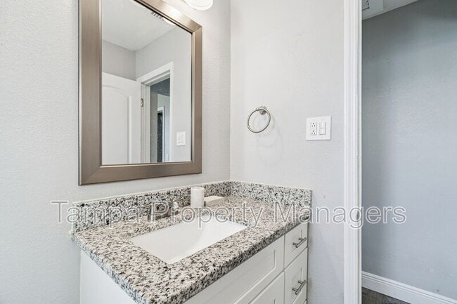 Building Photo - 5408 5th Ave N