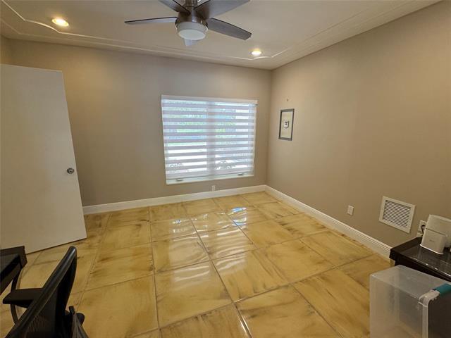 Building Photo - 5200 Riviera Dr