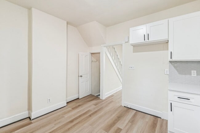 Building Photo - 3357 Malta St