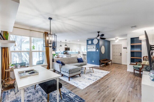 Building Photo - 11405 Bristle Oak Trail