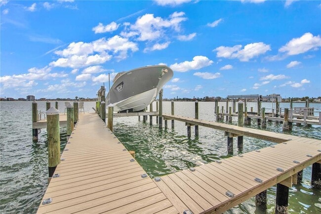 Building Photo - 644 Boca Ciega Isle Dr