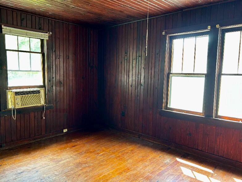 Building Photo - 308-310 S Bobcat Alley