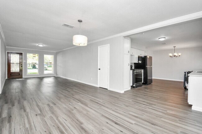 Building Photo - 9622 Vilven Ln