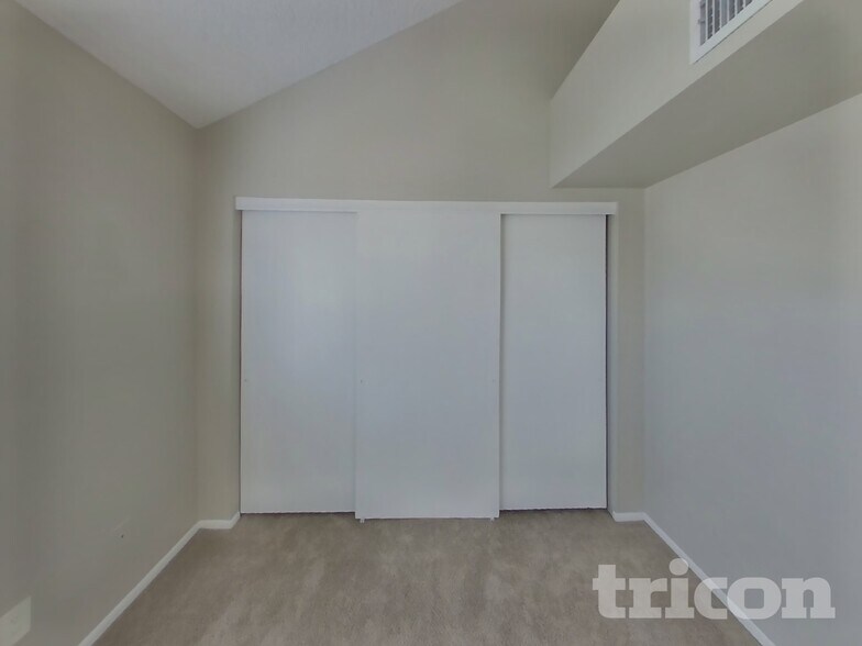 Building Photo - 14002 N 49th Ave