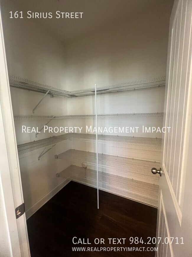 Building Photo - 161 Sirius St