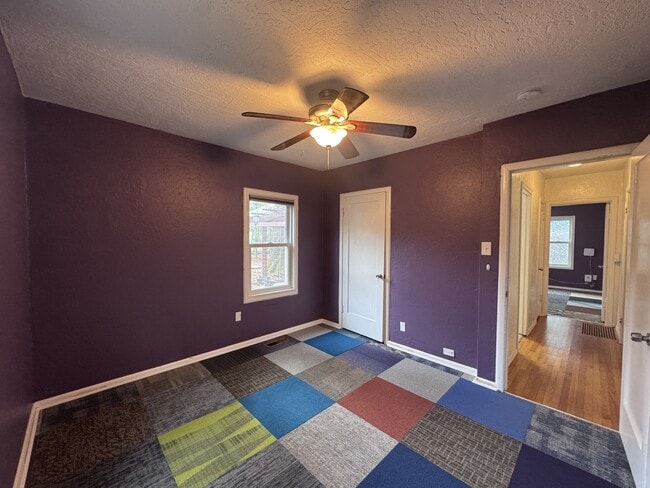 Building Photo - 4304 SE 30th Ave