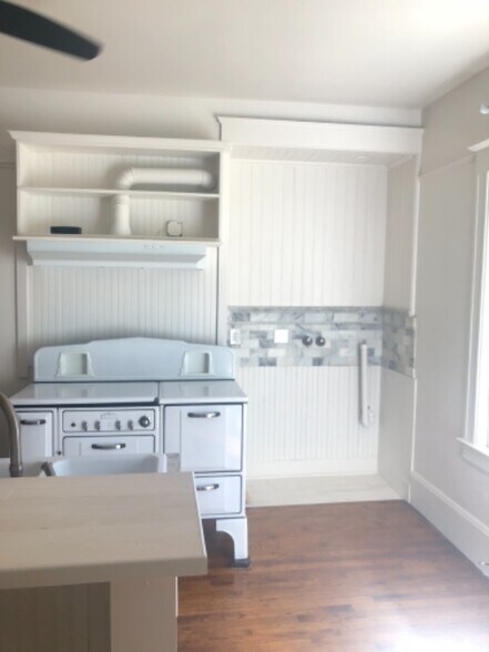 Building Photo - 4481 Petaluma Blvd N