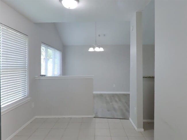 Building Photo - 7318 Foxway Ln