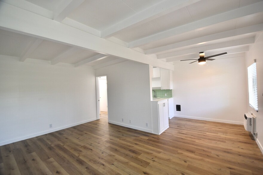 Building Photo - 6125 Whitsett Ave