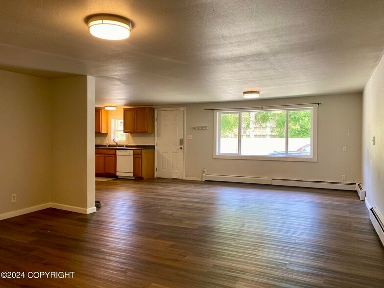 Building Photo - 4504 Juneau St