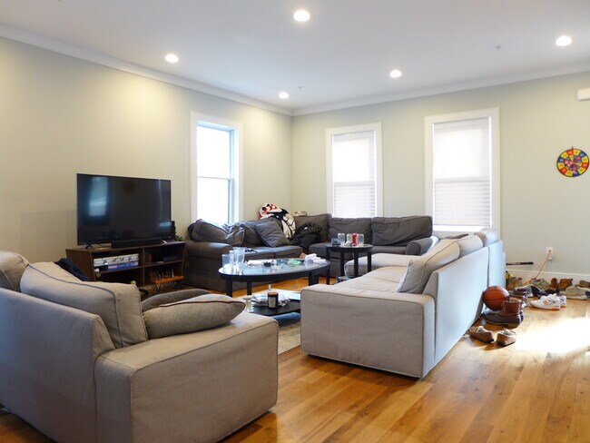Building Photo - 241 Boylston St