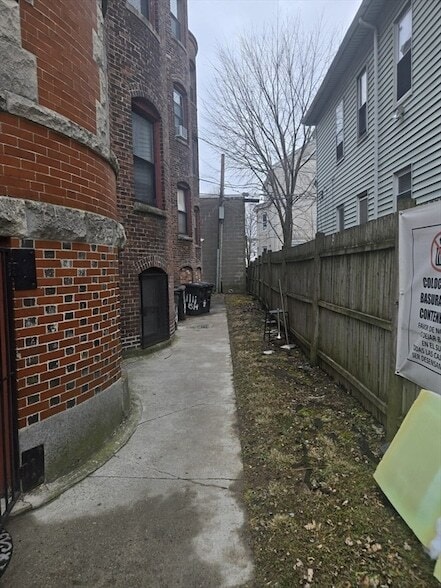 Building Photo - 1111-1115 Blue Hill Avenue Unit 10