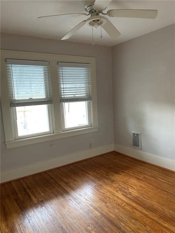 Building Photo - 296 Glen Ellyn Way
