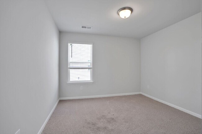 Building Photo - Elegant 4 Bedroom 2.5 Bathroom Home Near Downtown Greenville $2,400/mo rent