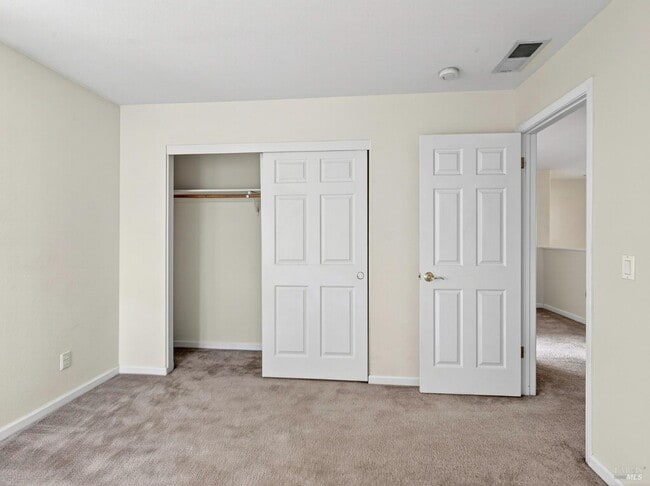 Building Photo - 5794 Owl Hill Ave