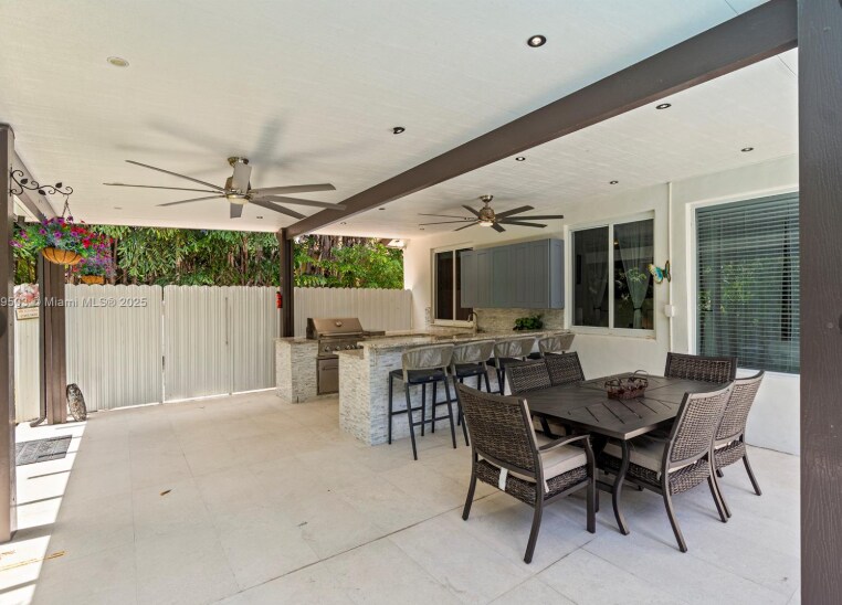 Building Photo - 16601 SW 87th Ct