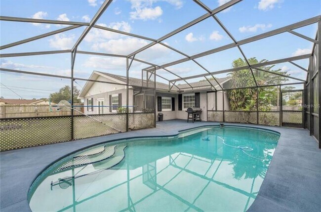 Building Photo - 2201 Hickory Wood Ct