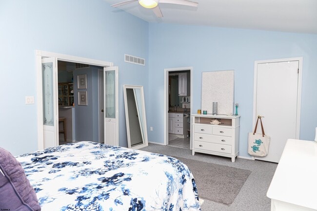 Building Photo - 12 Gull Cove