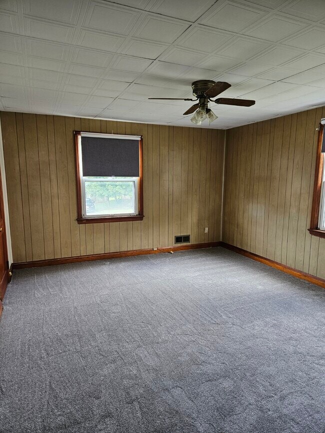 Building Photo - 301 College Ave