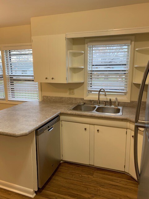 kitchen - 2715 Sunnyview Ln